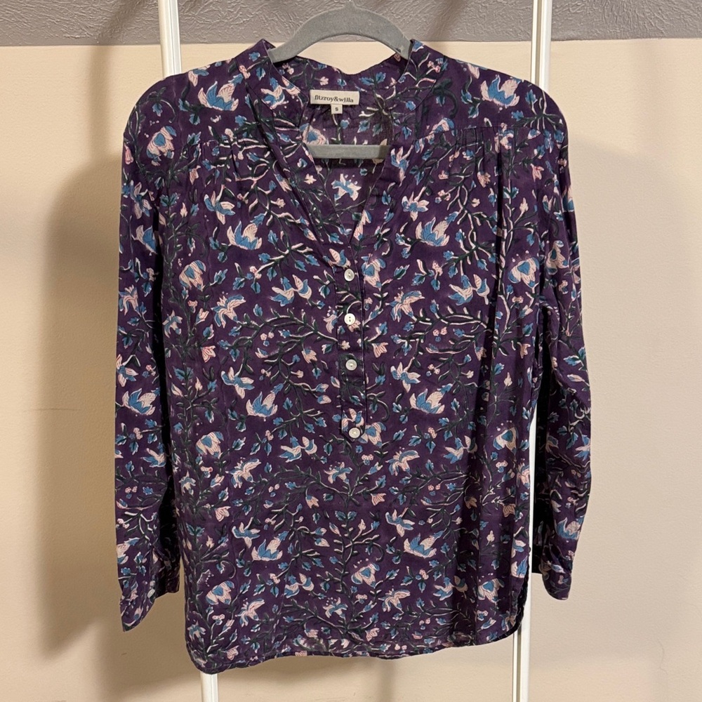 Fitzroy & Willa blouse - floral print on purple - size Small